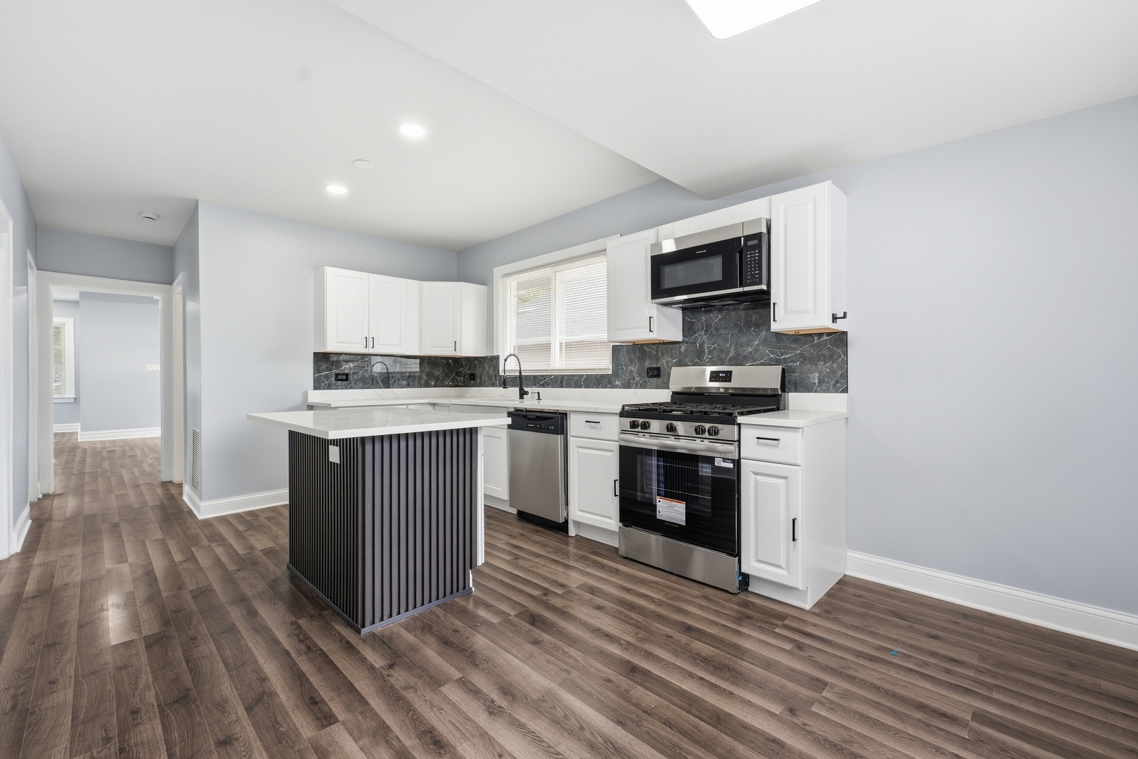 10607 S May Street Property Photo 13