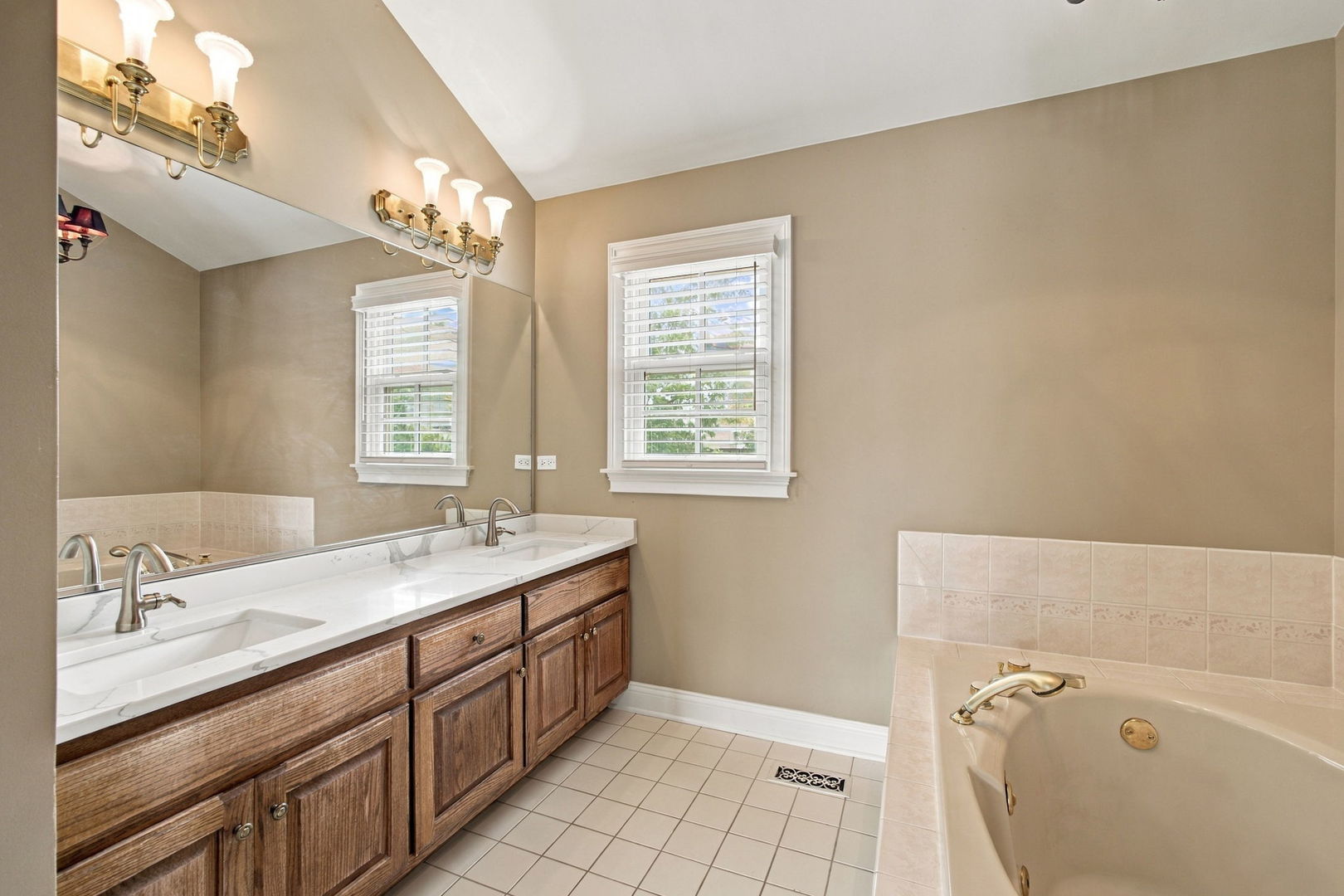 10670 Palos West Drive Property Photo 36