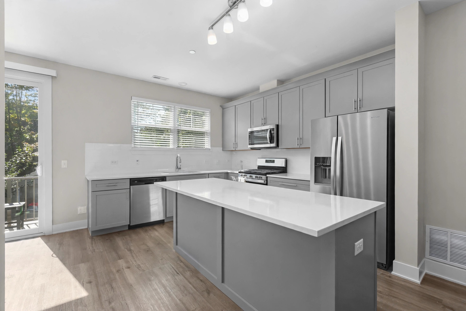 601 Broadway Street 601 Property Photo 12