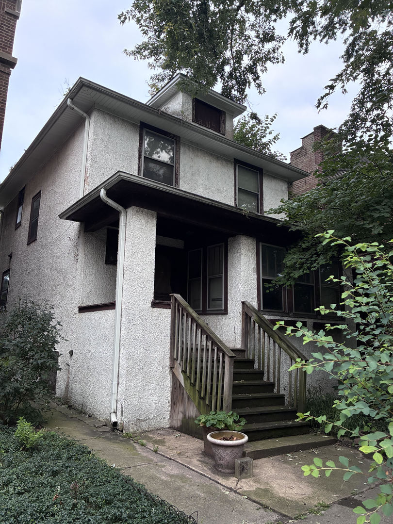 4445 N Whipple Street Property Photo 1