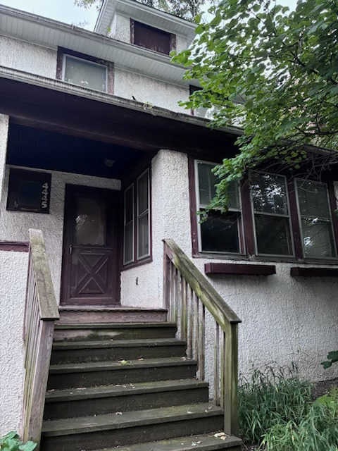 4445 N Whipple Street Property Photo 2