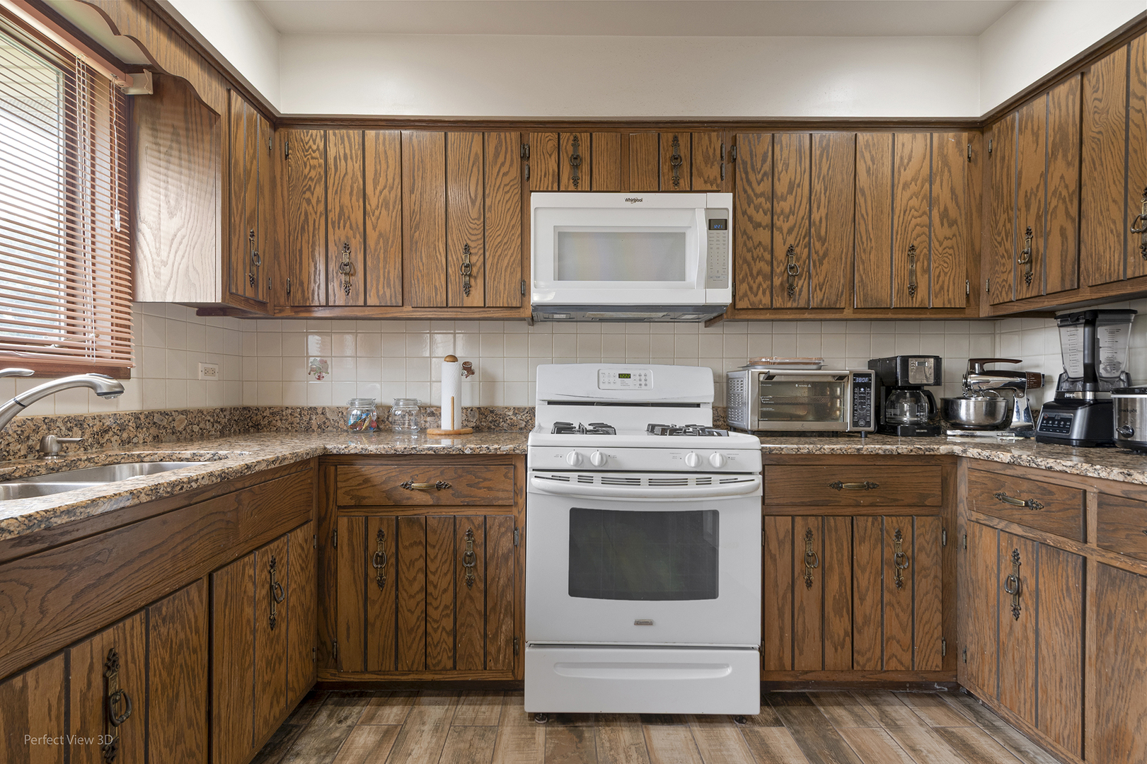 1922 E 173rd Place Property Photo 11