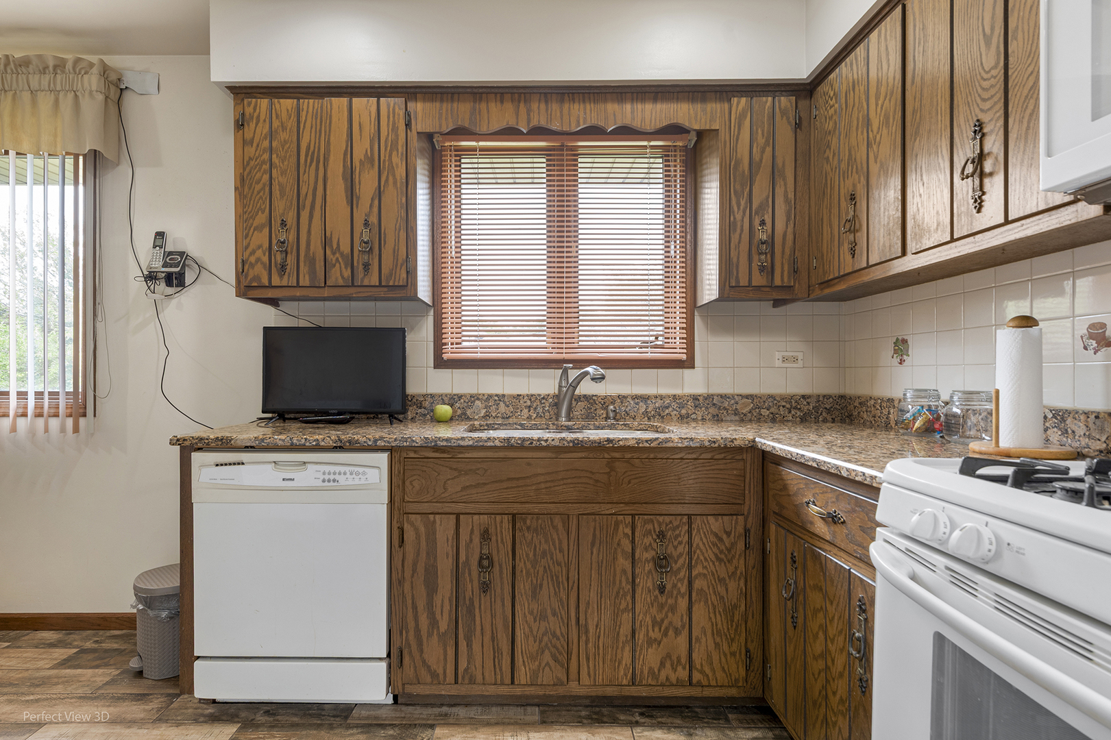 1922 E 173rd Place Property Photo 12