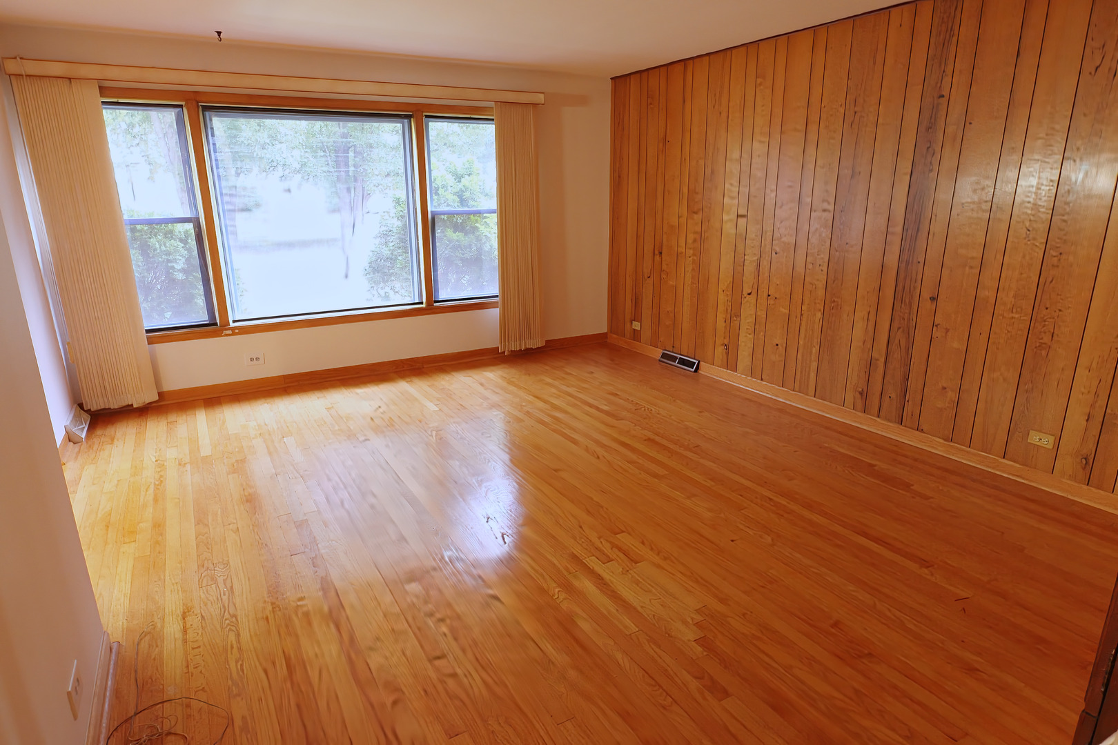 9734 Tulley Avenue Property Photo 2