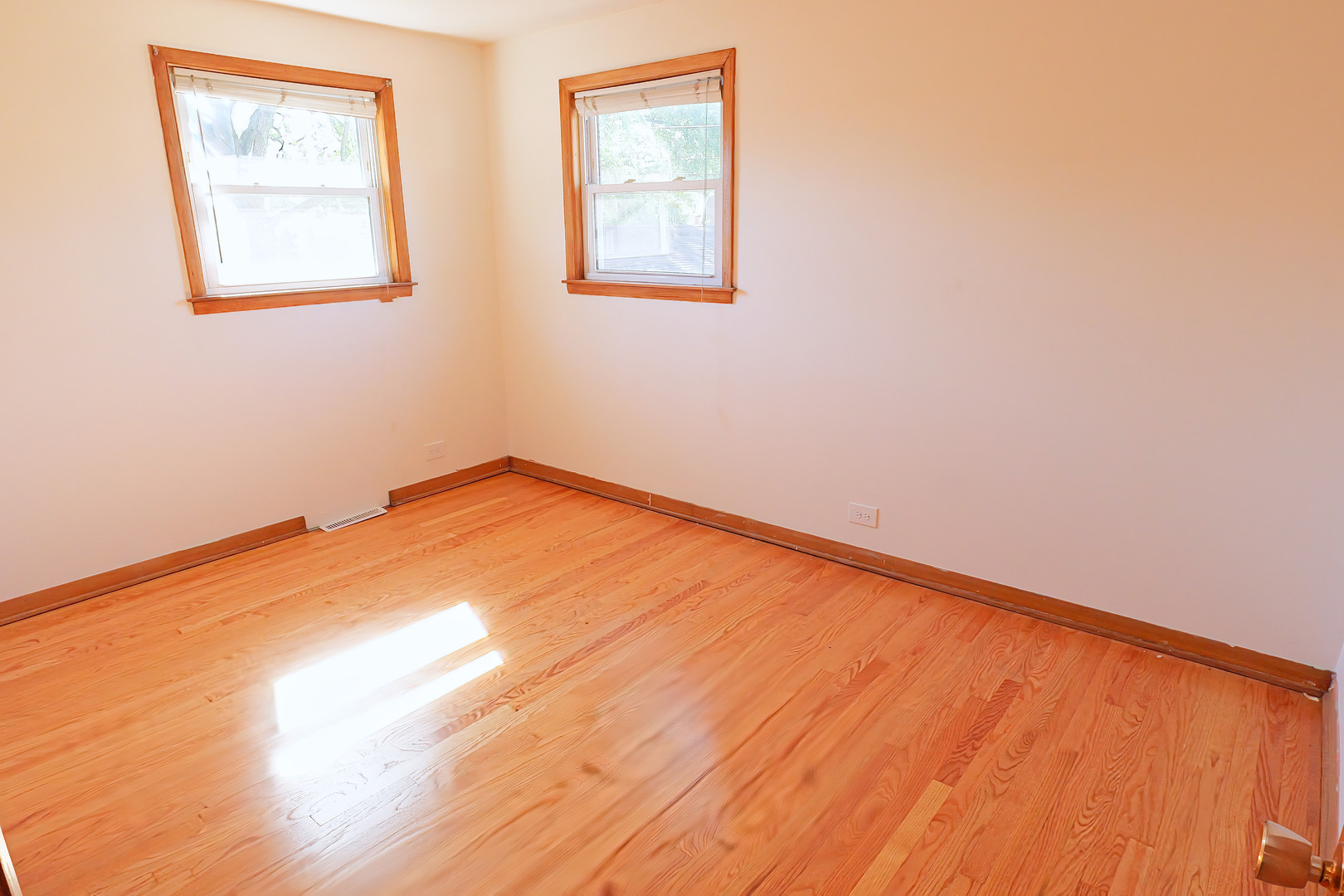 9734 Tulley Avenue Property Photo 8