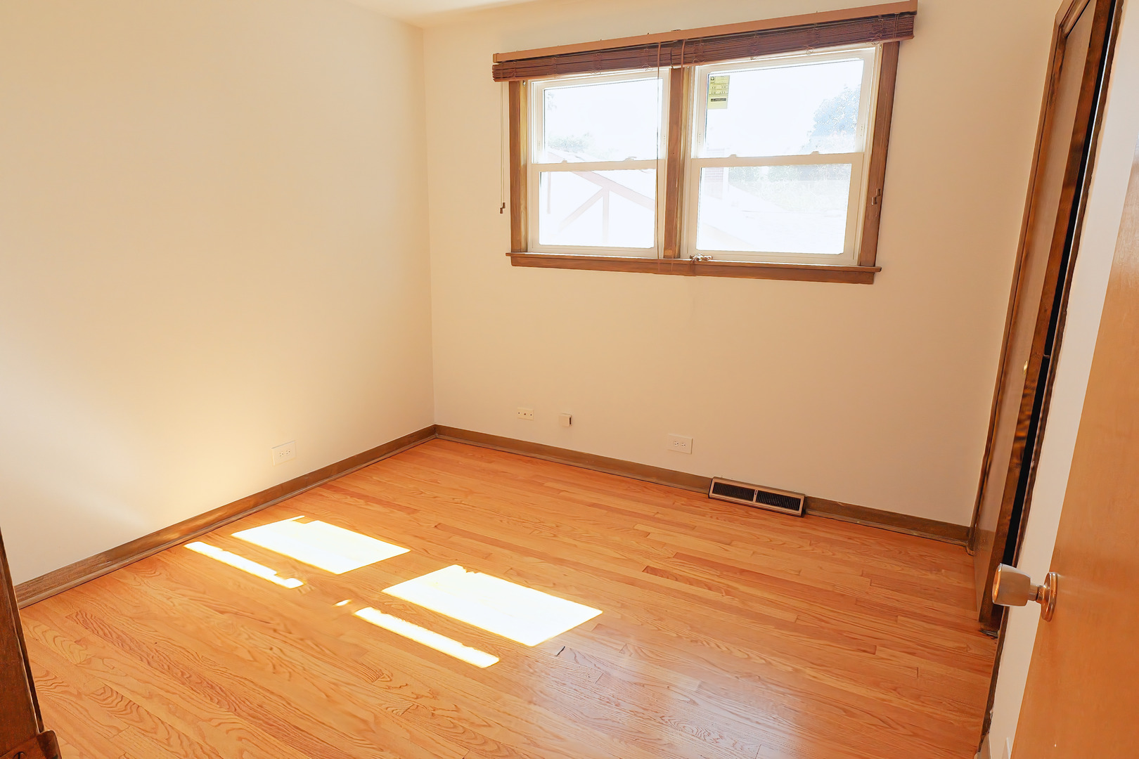 9734 Tulley Avenue Property Photo 9
