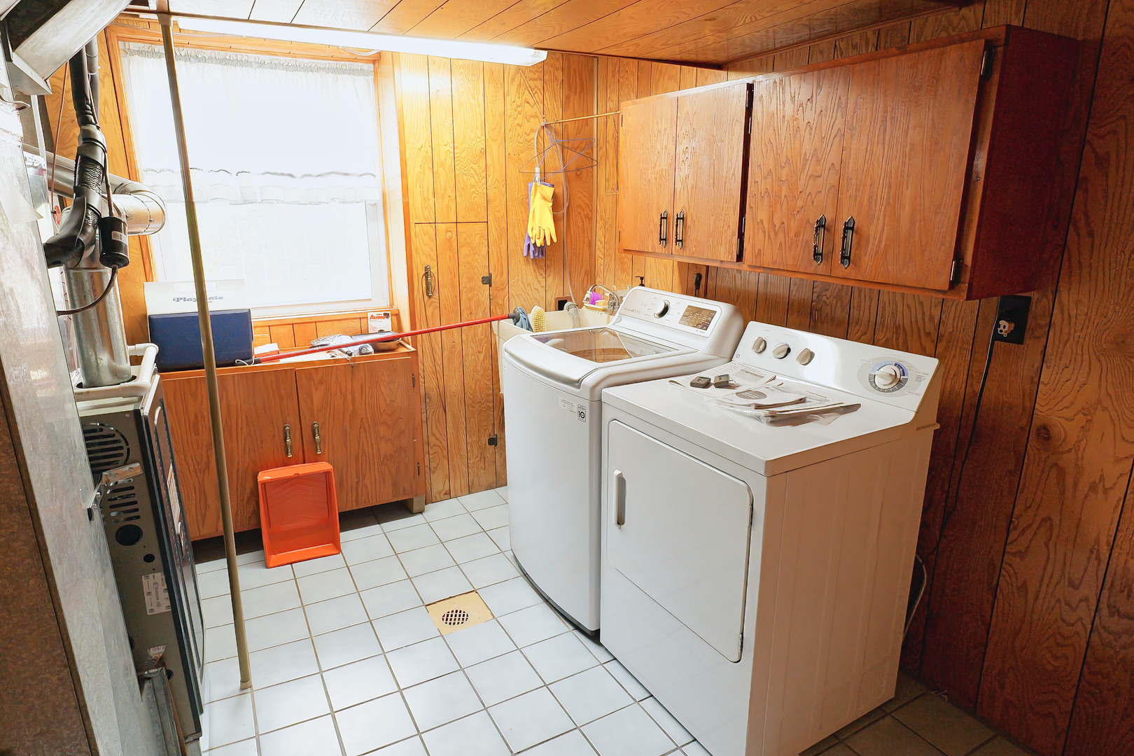 9734 Tulley Avenue Property Photo 14