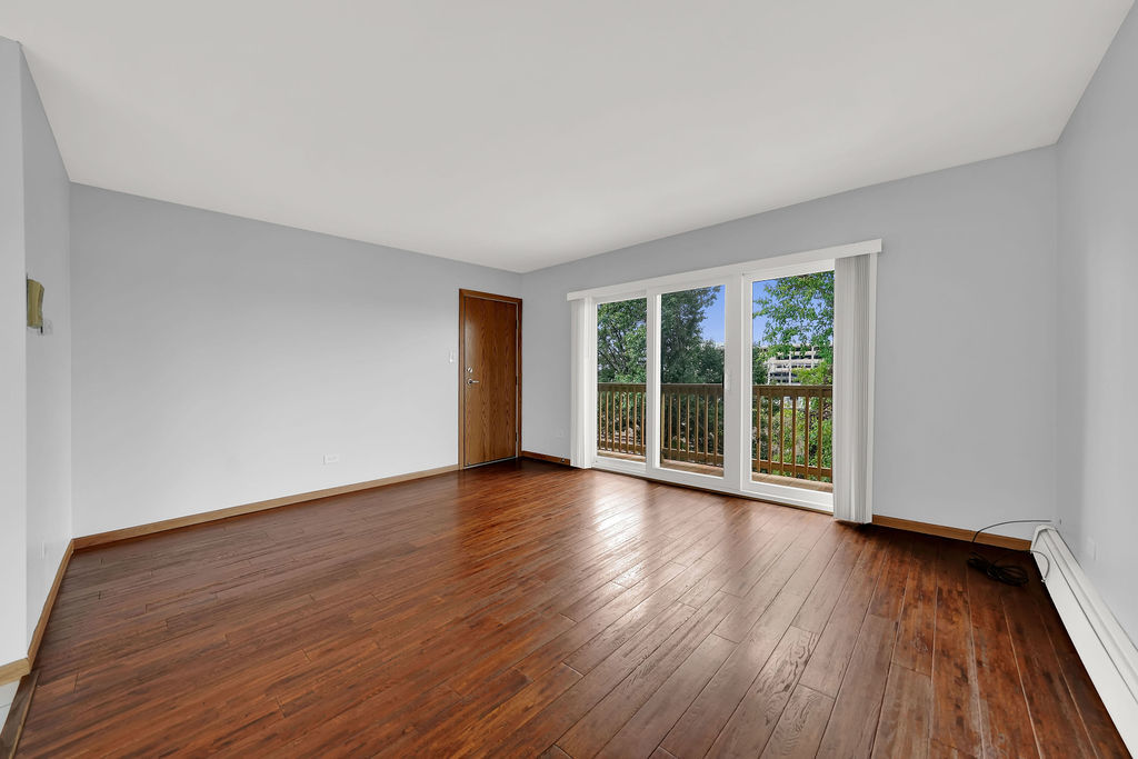 5701 S Kenton Avenue 3n Property Photo 2