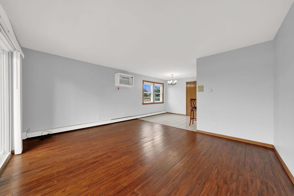 5701 S Kenton Avenue 3n Property Photo 3