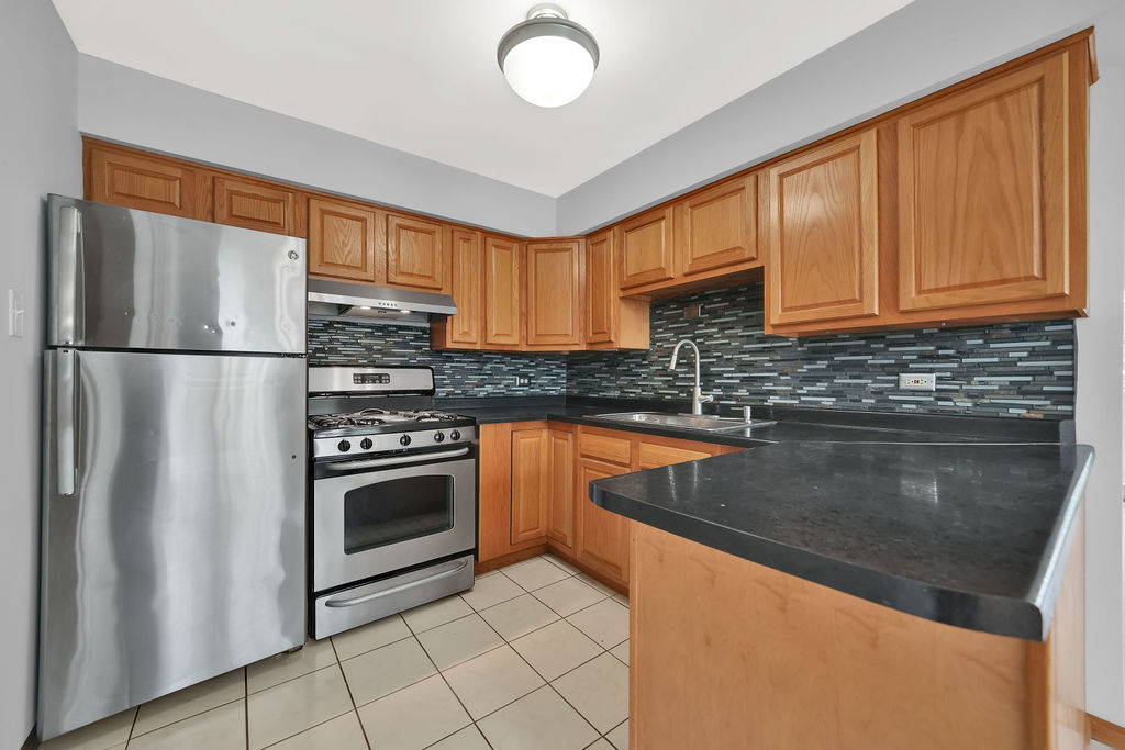 5701 S Kenton Avenue 3n Property Photo 6