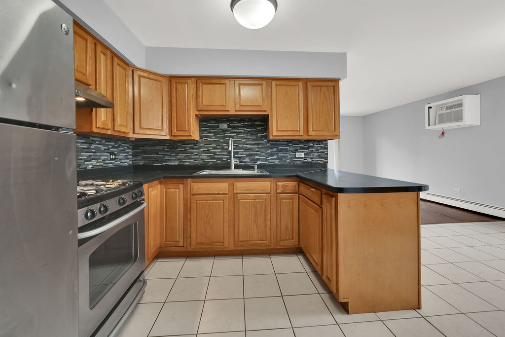 5701 S Kenton Avenue 3n Property Photo 7
