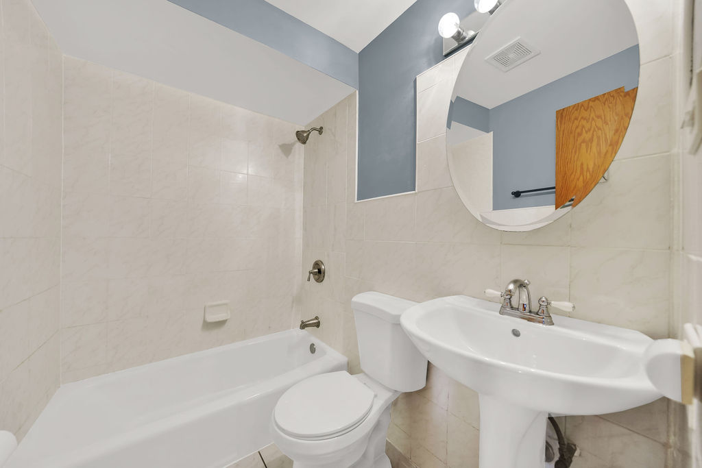 5701 S Kenton Avenue 3n Property Photo 11