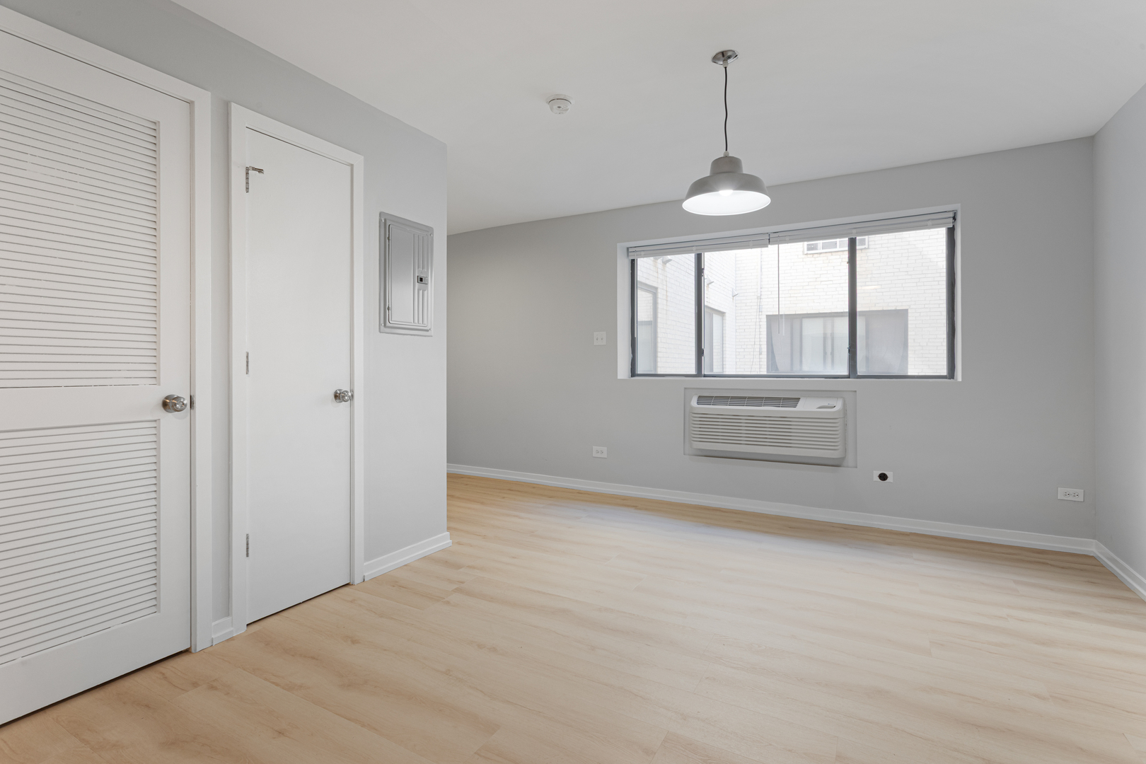 5411 N Winthrop Avenue 316 Property Photo 6