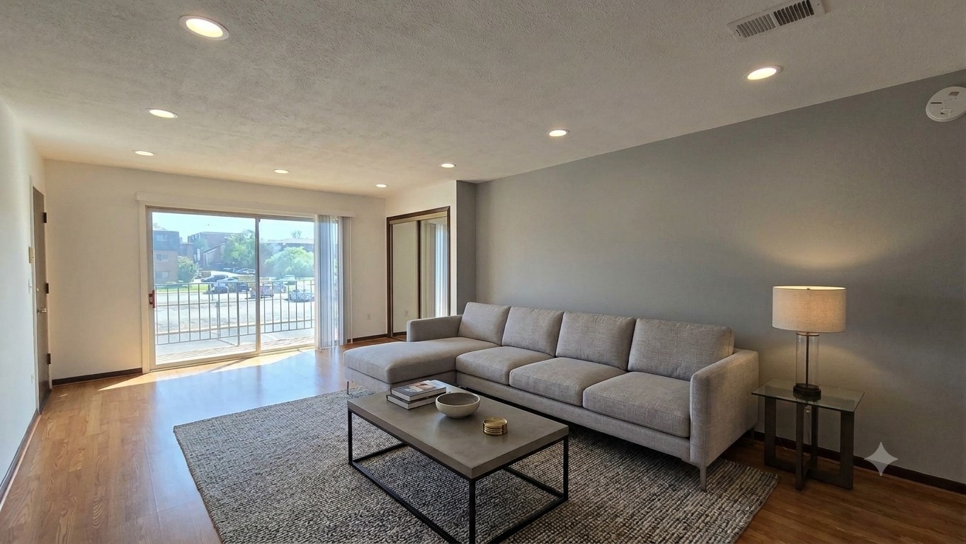 718 Cobblestone Circle C Property Photo 3