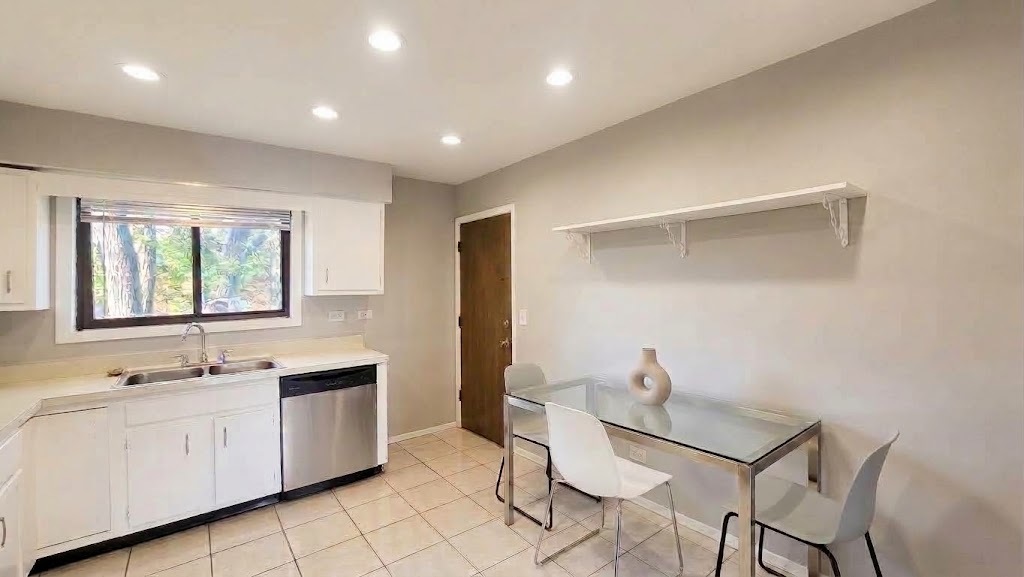 718 Cobblestone Circle C Property Photo 14