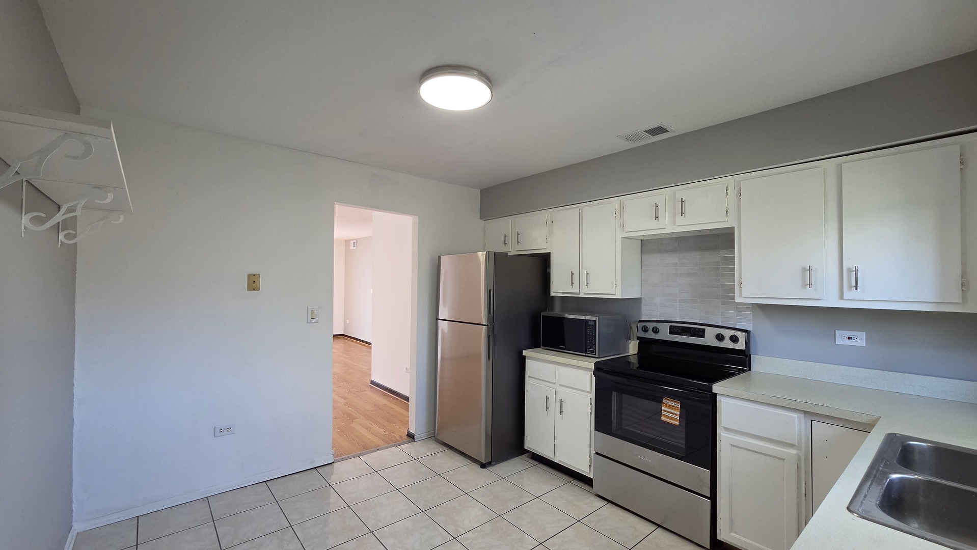718 Cobblestone Circle C Property Photo 16