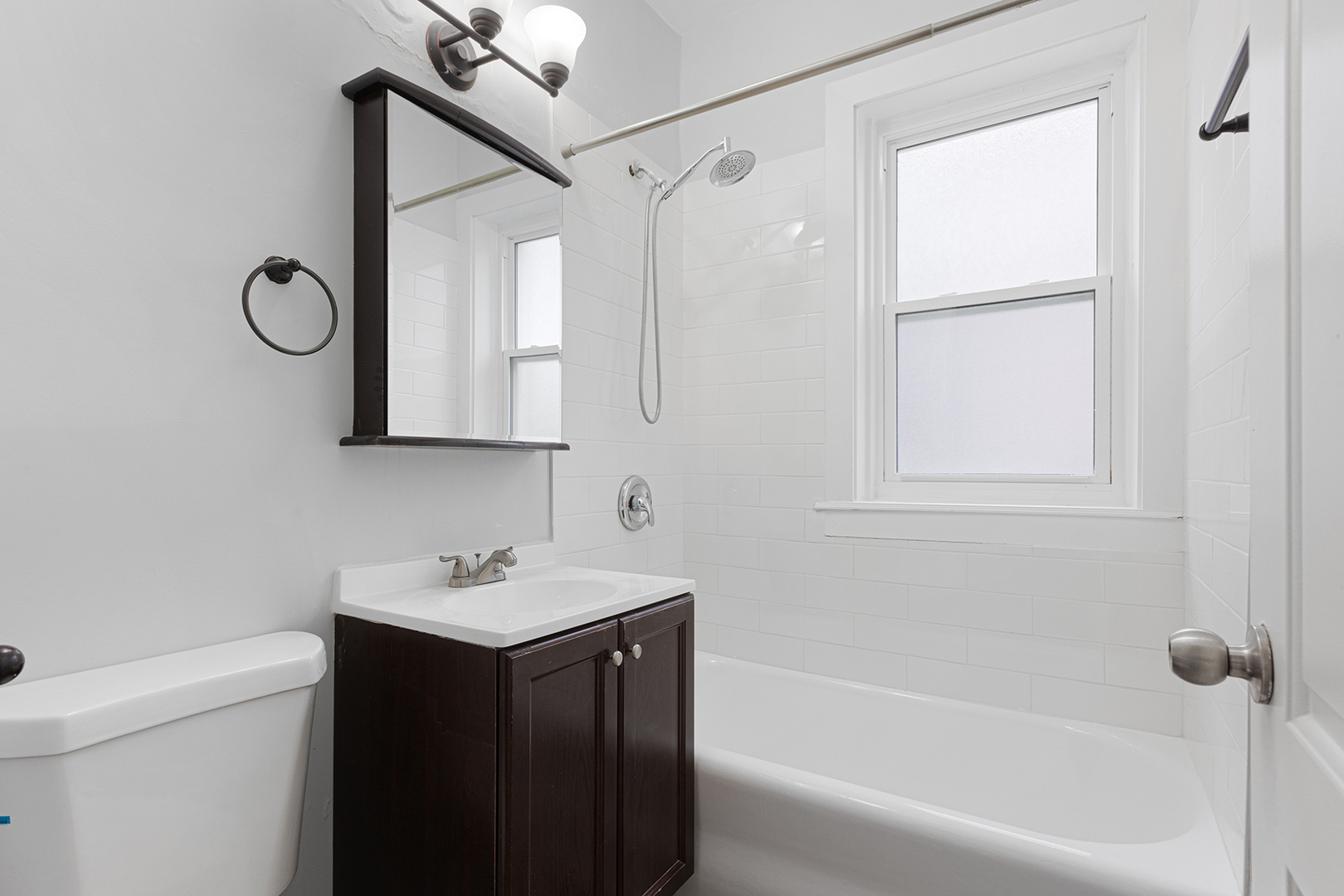 1100 W Glenlake Avenue 1 Property Photo 12