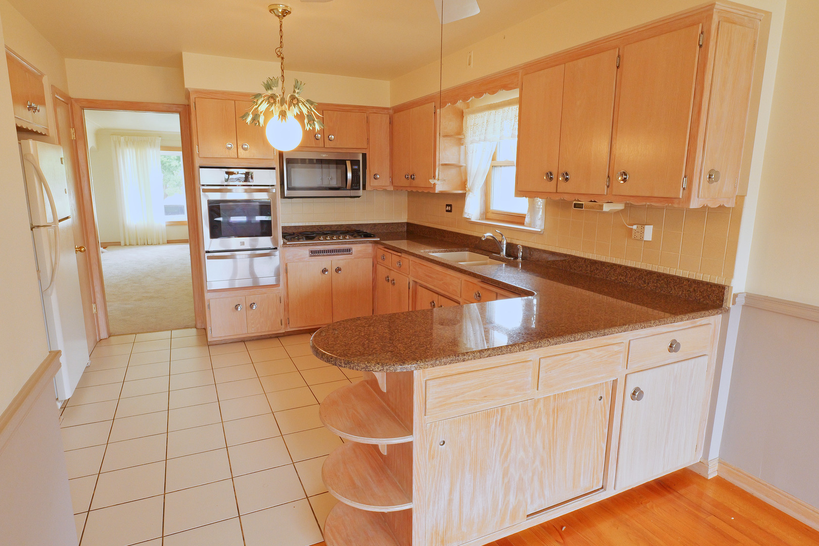 4537 W 100th Place Property Photo 3