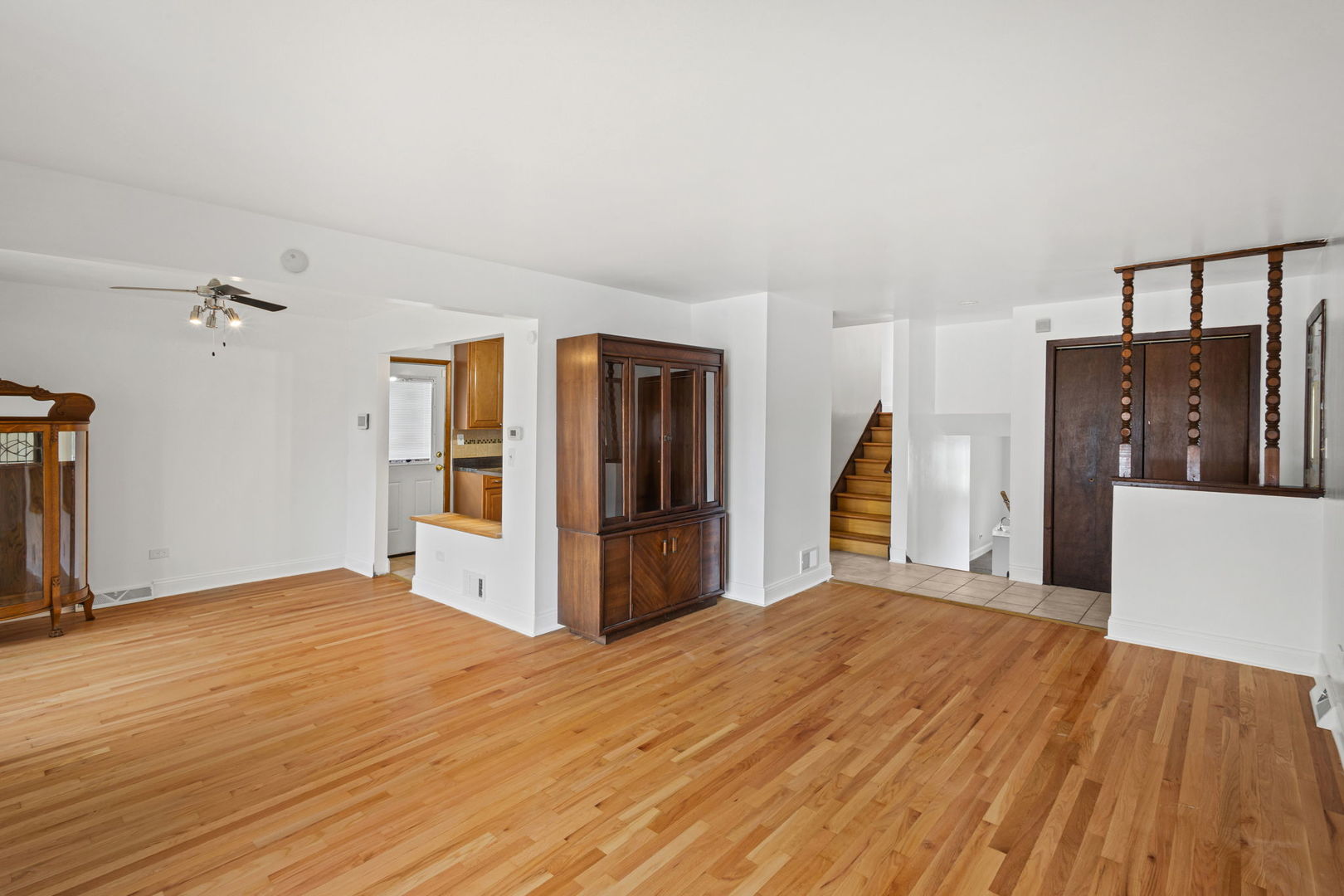 9500 S Loomis Street Property Photo 4