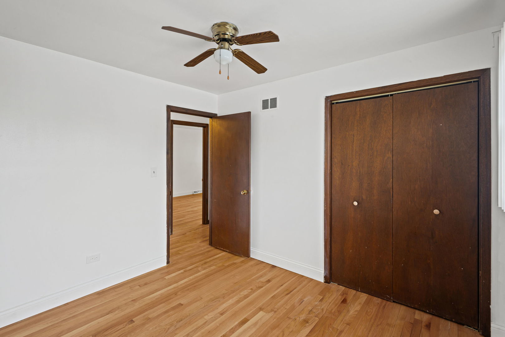 9500 S Loomis Street Property Photo 16