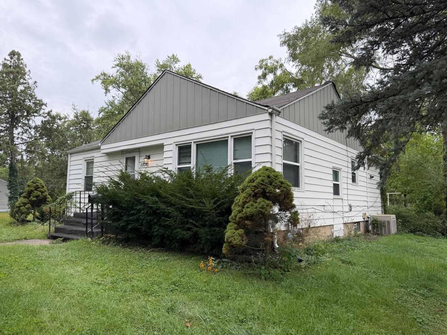 22040 Main Street Property Photo 1