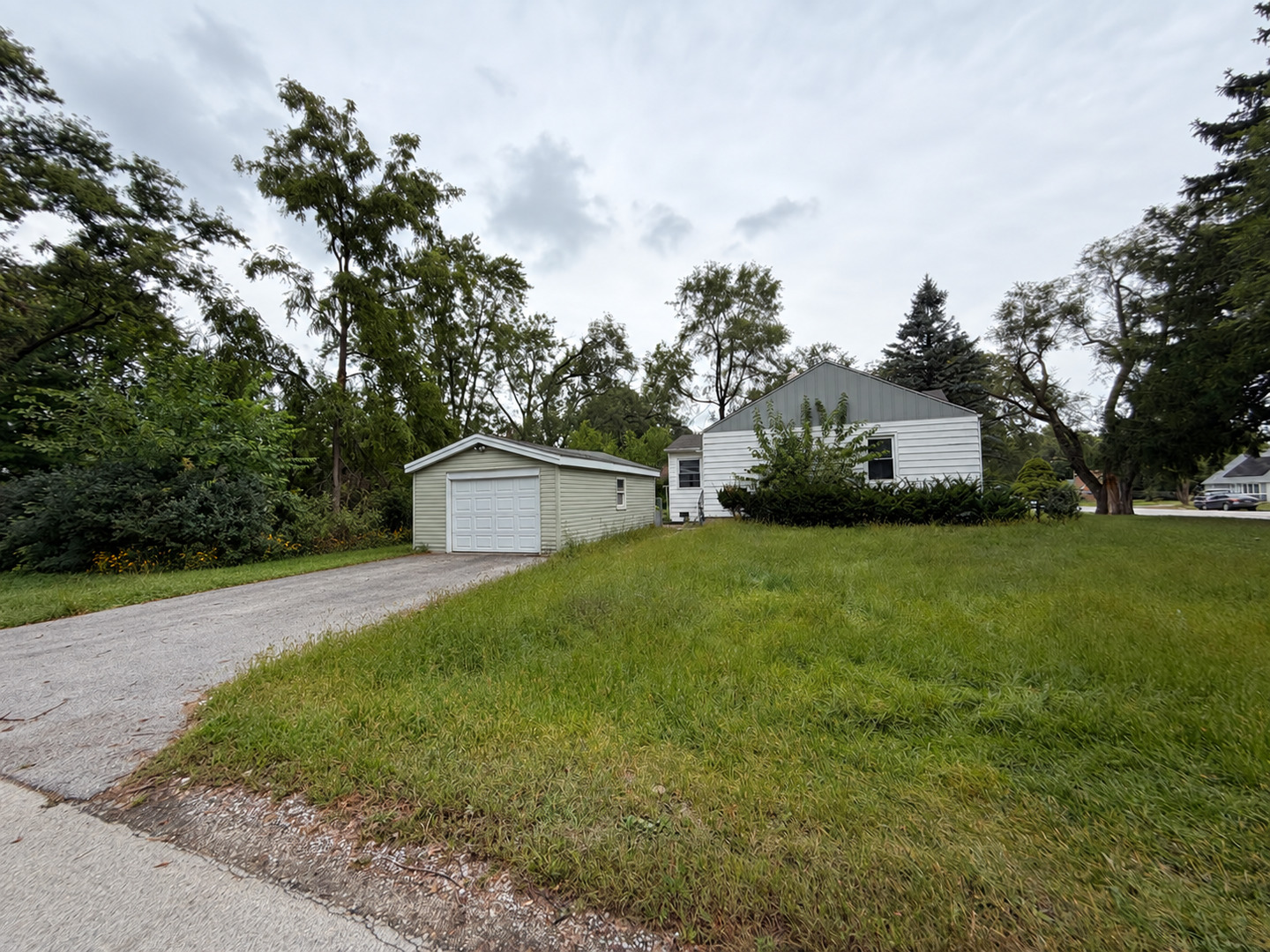 22040 Main Street Property Photo 10