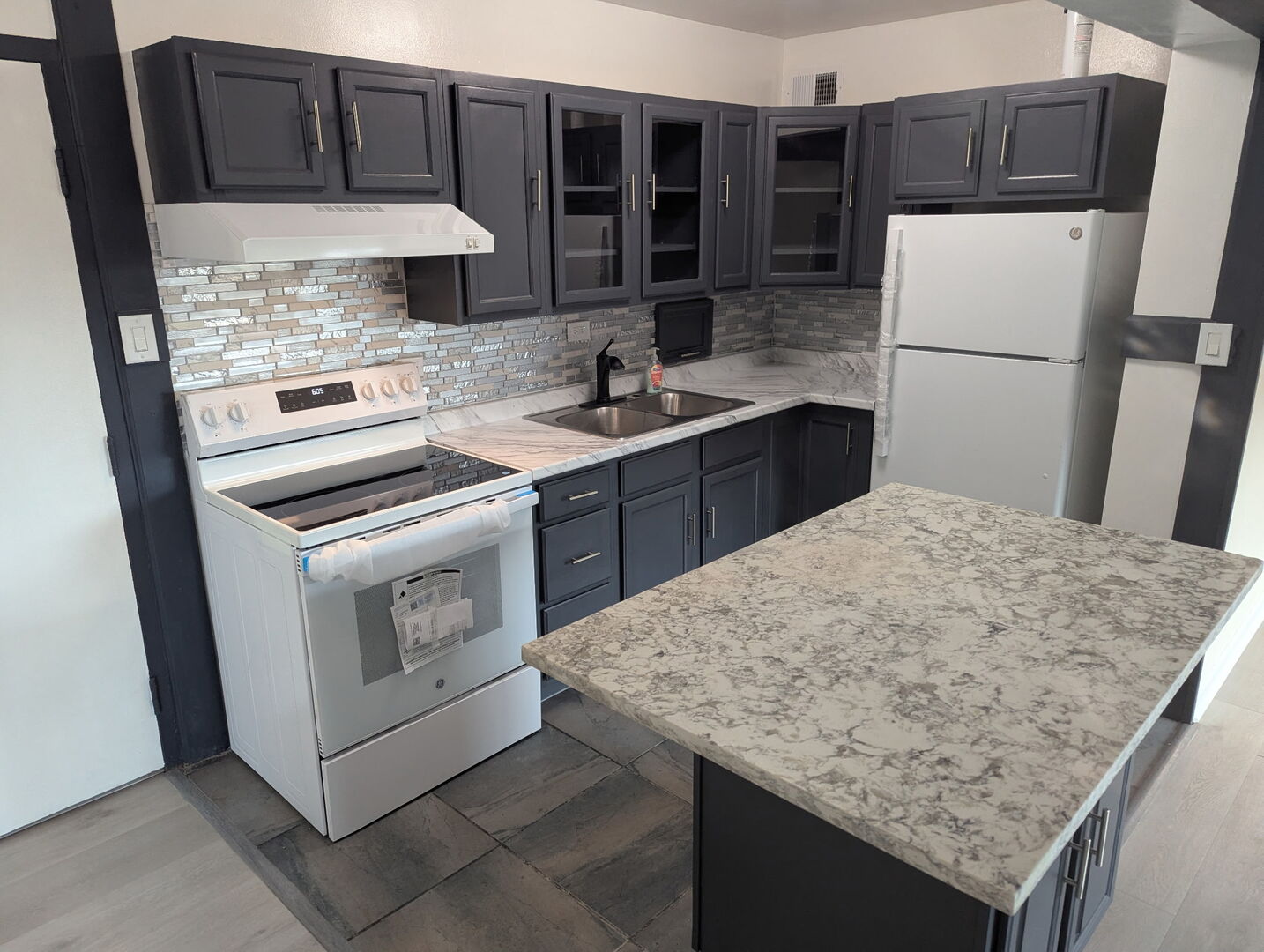 7337 S South Shore Drive 430 Property Photo 1