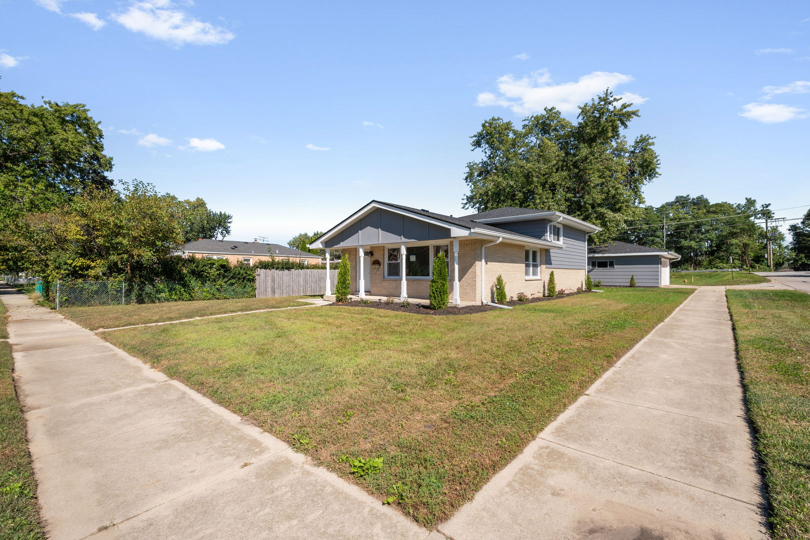 14057 S Hoxie Avenue Property Photo 17