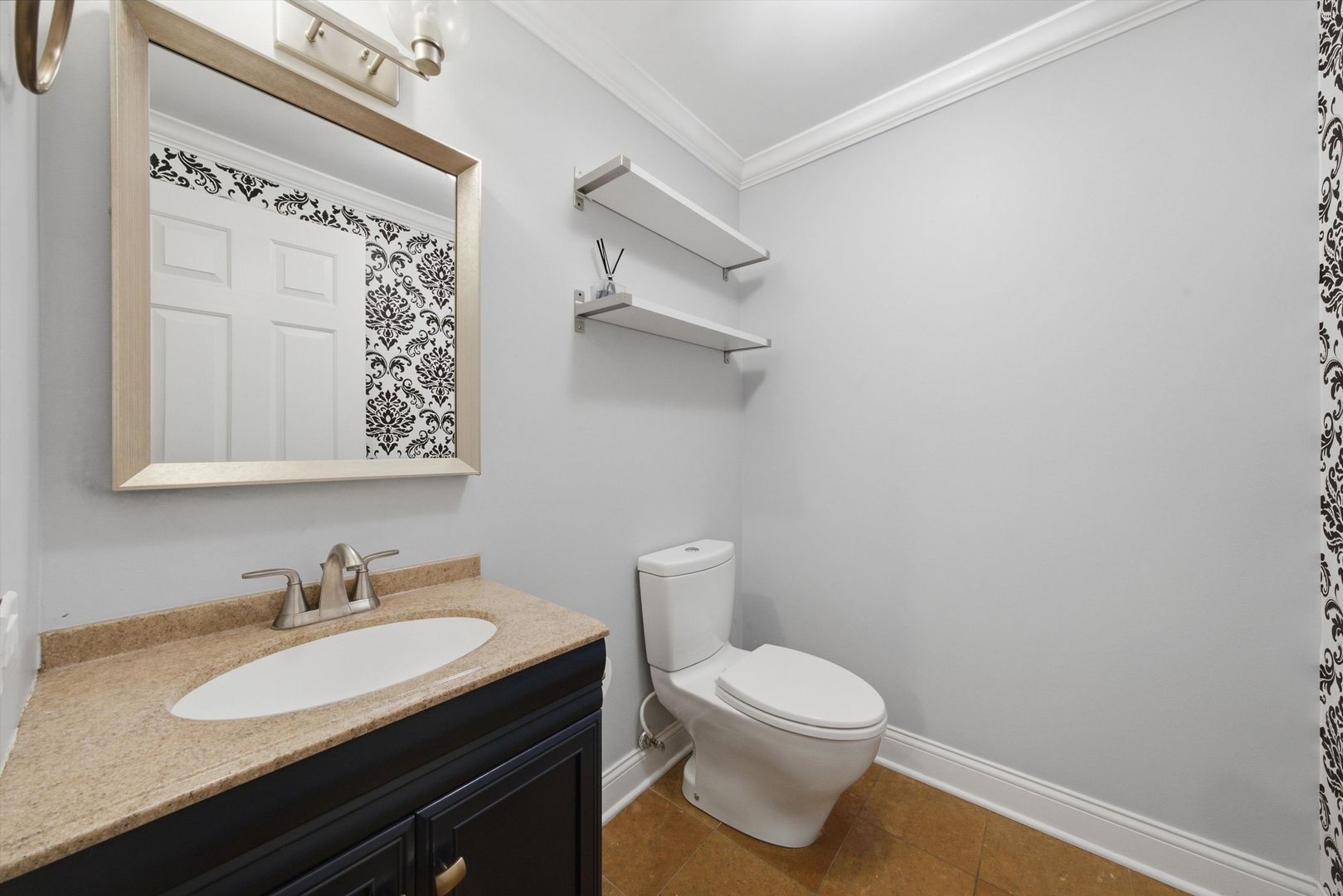 1621 W Huron Street Property Photo 11