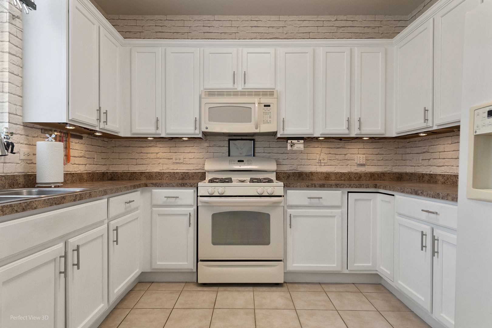 15749 Cove Circle Property Photo 10