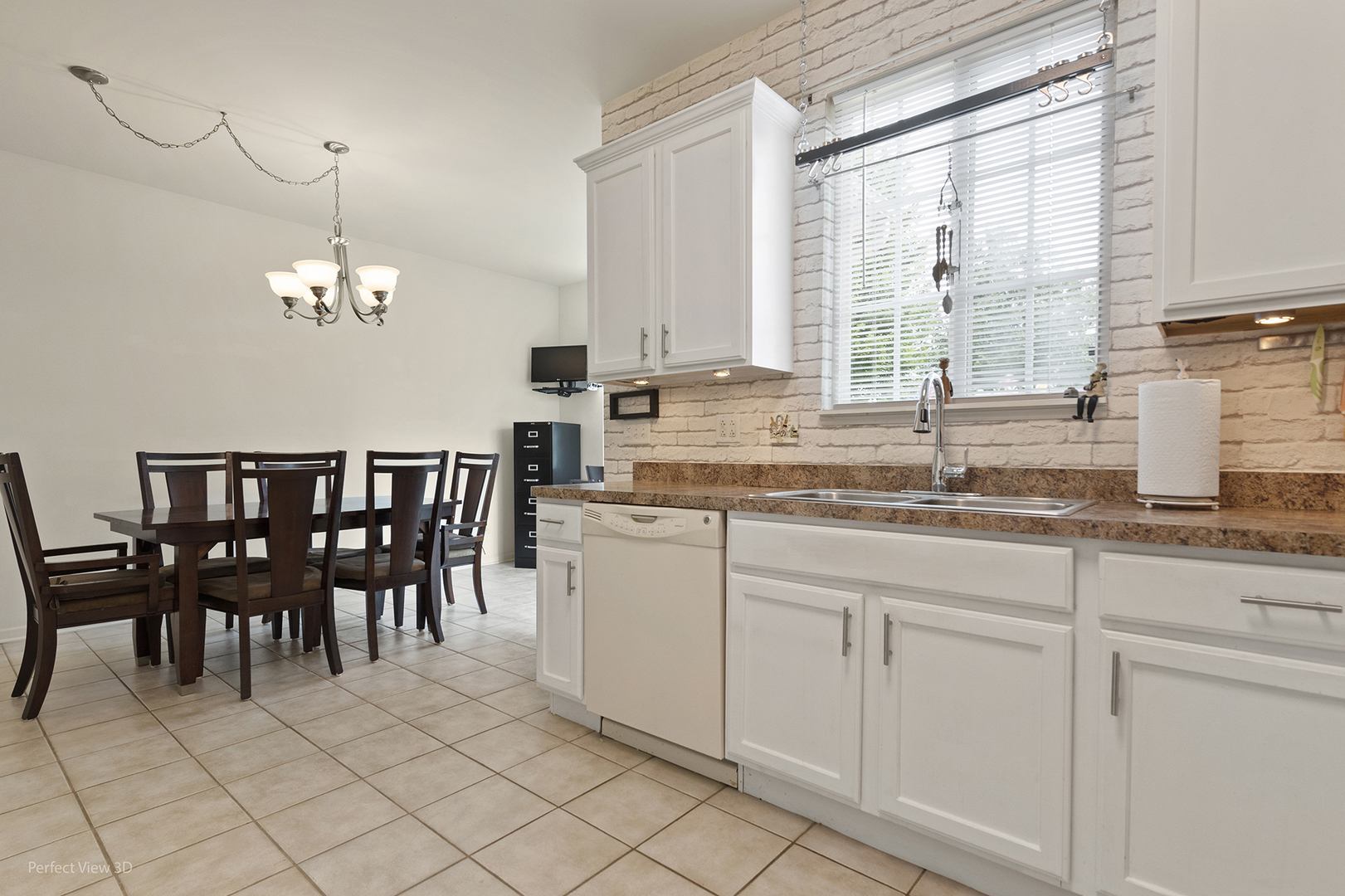 15749 Cove Circle Property Photo 13