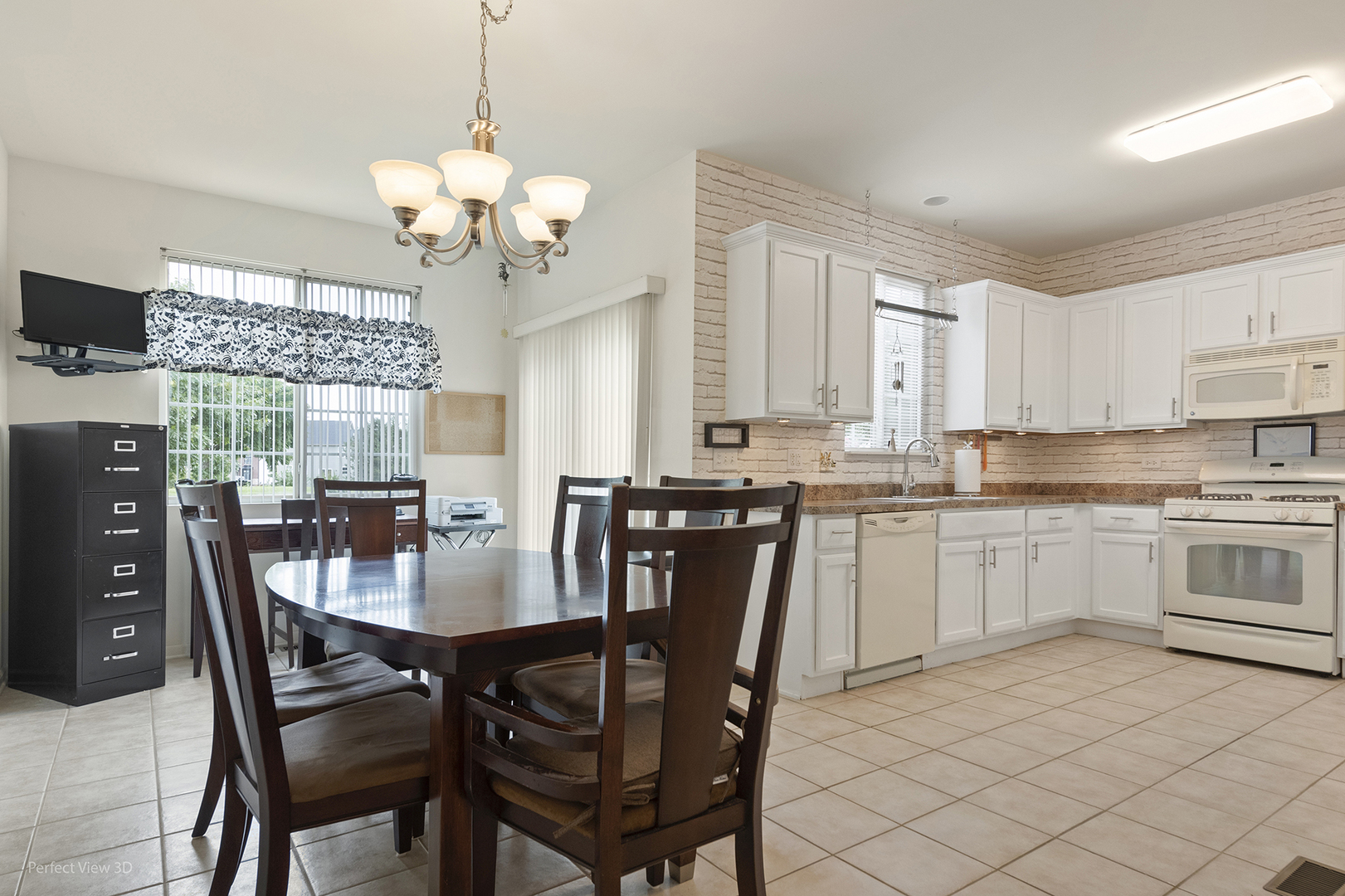 15749 Cove Circle Property Photo 14