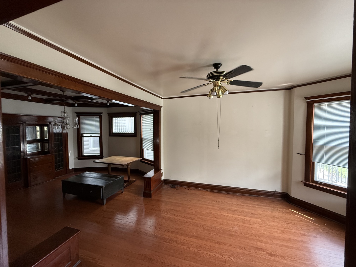 2448 W Gunnison Street 2 Property Photo 9