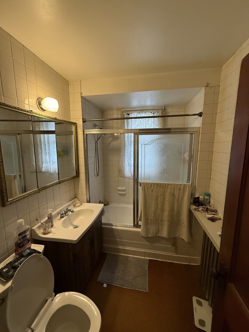 2448 W Gunnison Street 2 Property Photo 11