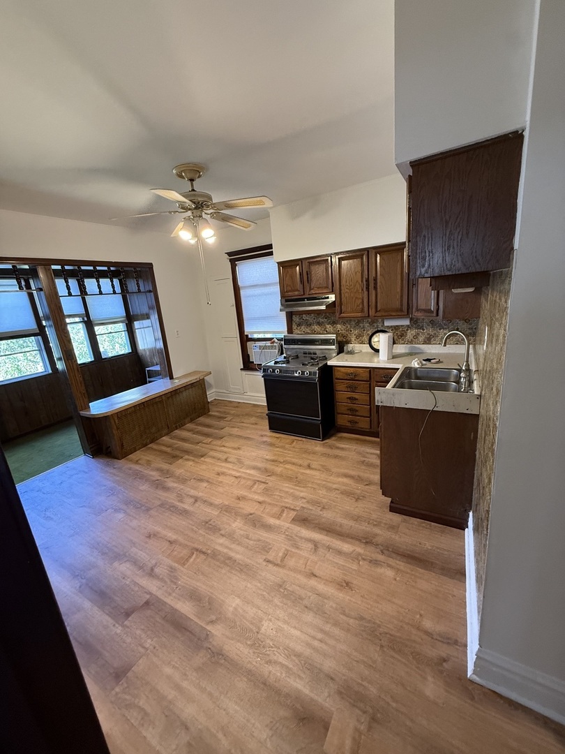 2448 W Gunnison Street 2 Property Photo 15