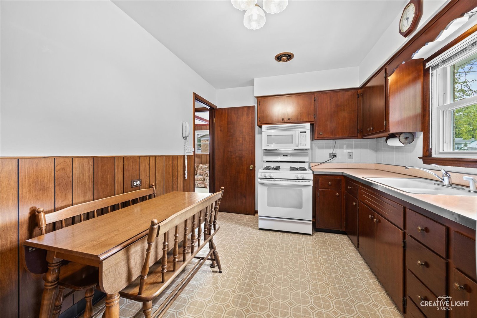 304 Crestwood Drive Property Photo 10