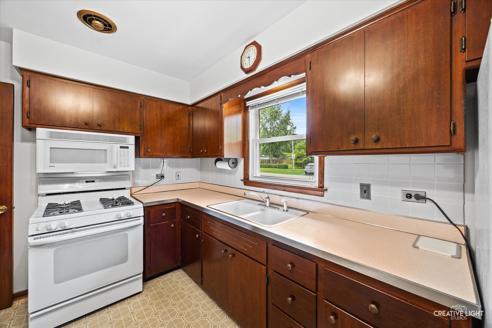 304 Crestwood Drive Property Photo 11