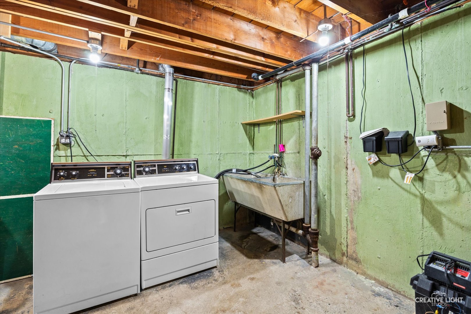 304 Crestwood Drive Property Photo 25