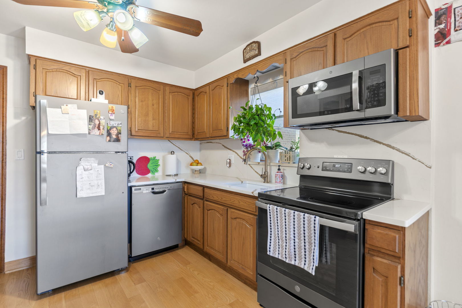 6027 N Jersey Avenue Property Photo 8