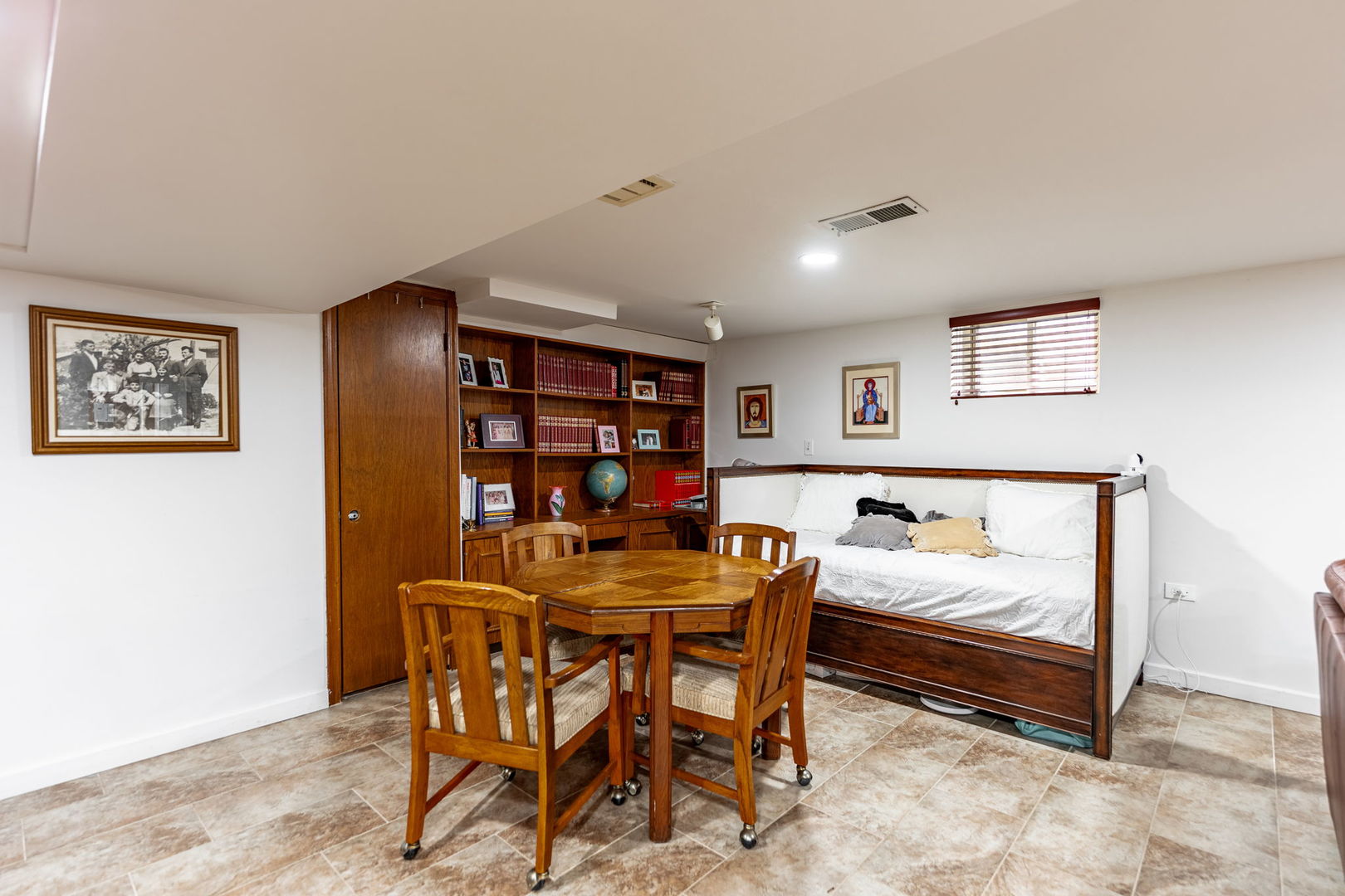 6027 N Jersey Avenue Property Photo 23