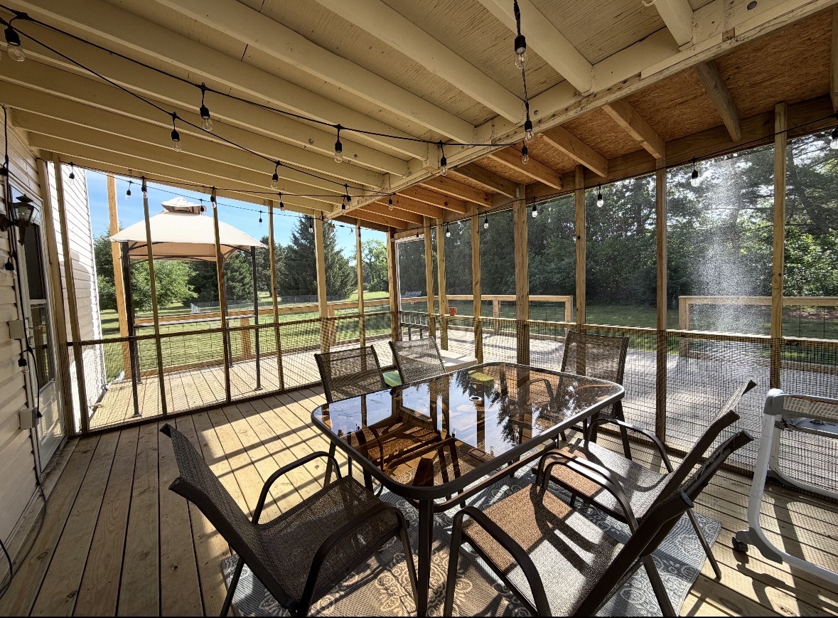 5009 Whispering Pine Circle Property Photo 5