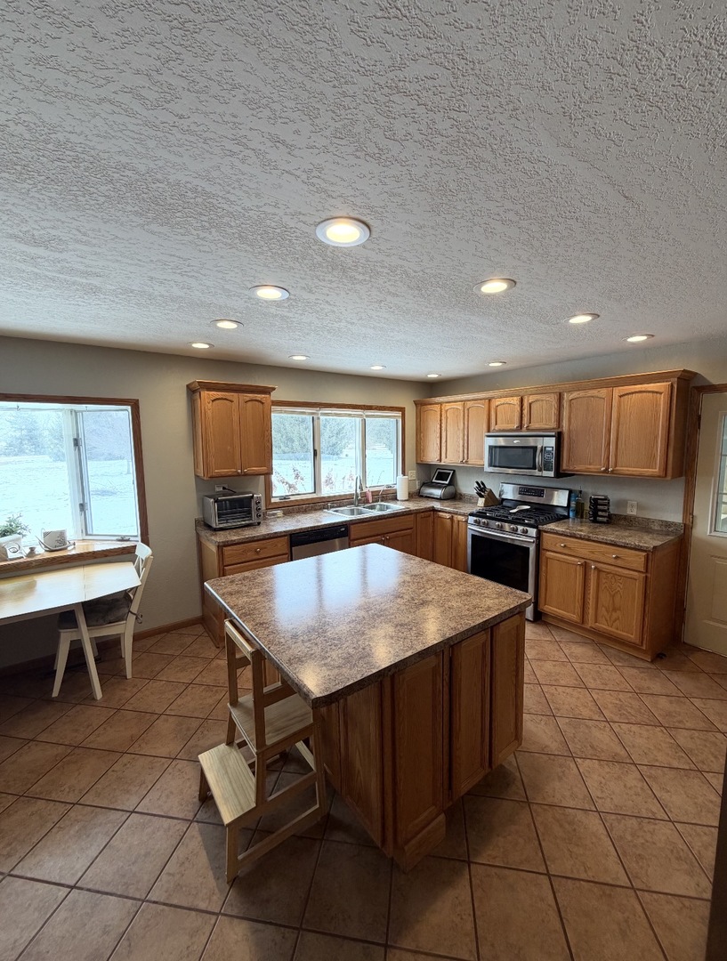 5009 Whispering Pine Circle Property Photo 11