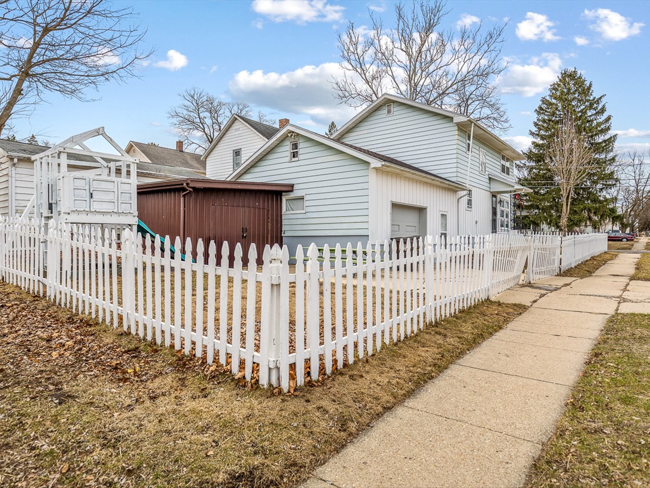 317 N Grove Avenue Property Photo 23
