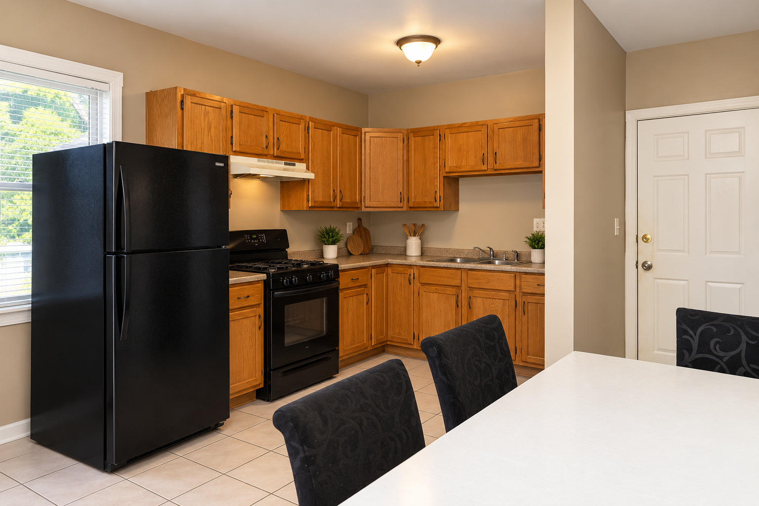 525 South Avenue Property Photo 10