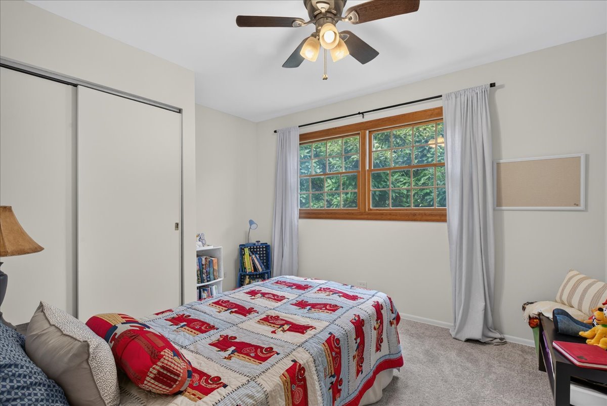 121 W Suffield Drive Property Photo 20