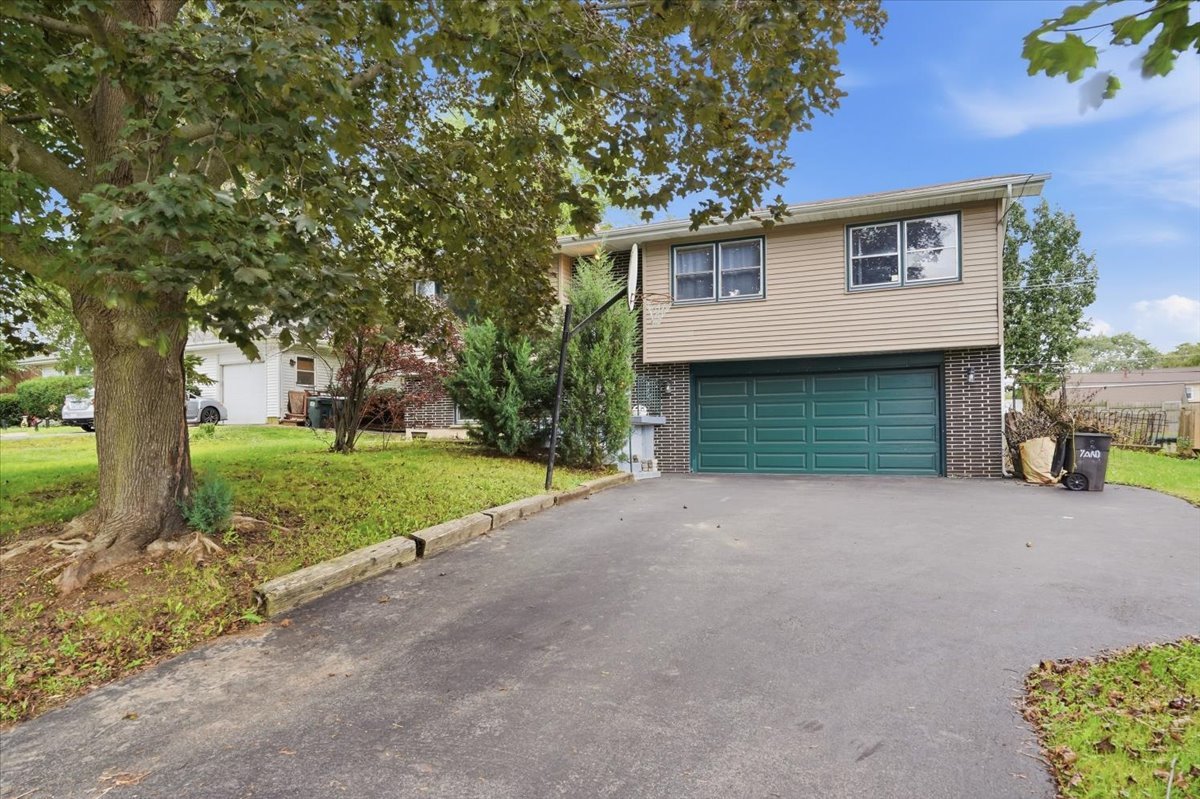1807 Elmwood Drive Property Photo 1