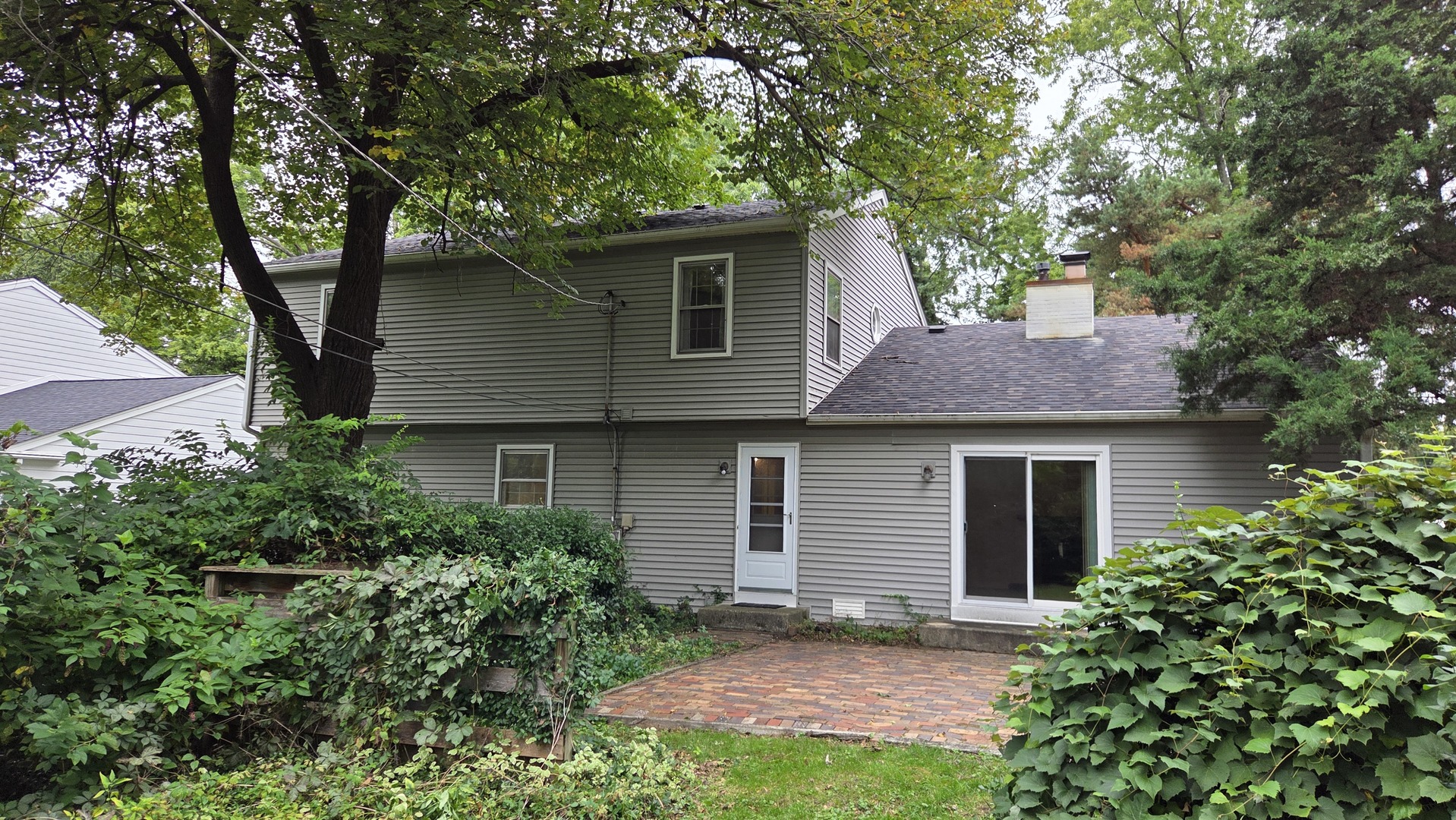 26w271 Parkway Drive Property Photo 5