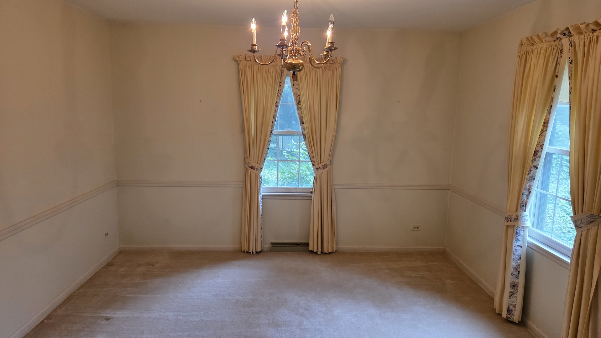 26w271 Parkway Drive Property Photo 7