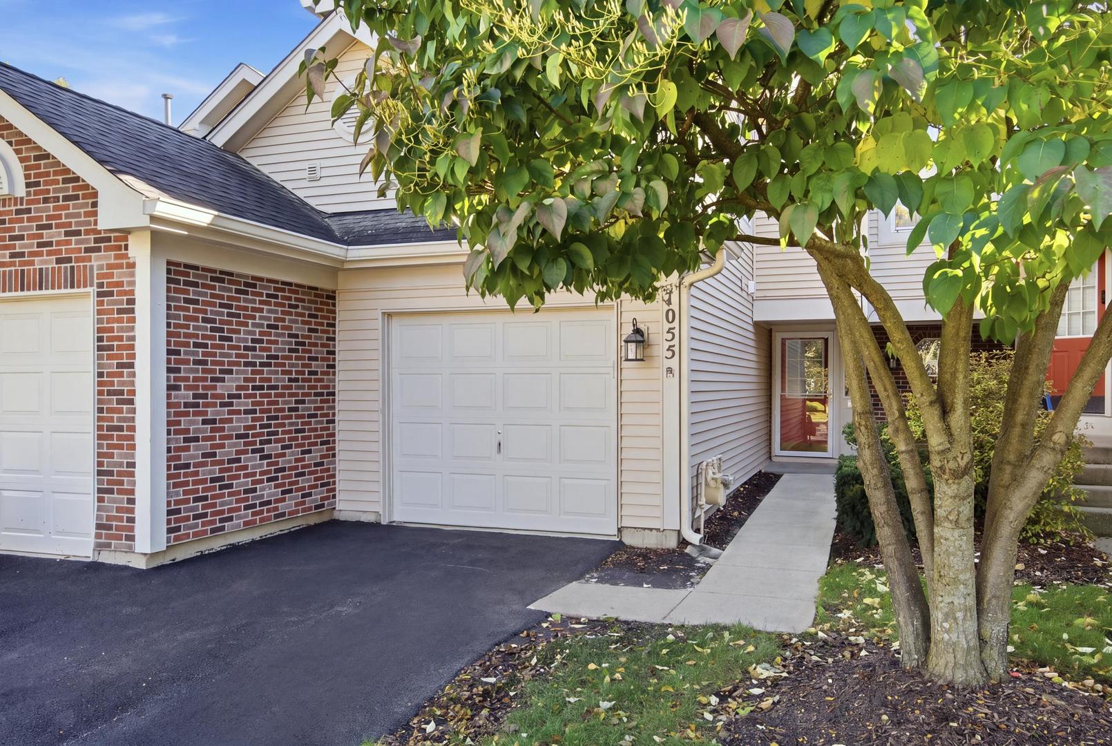 1055 Woodhill Court Property Photo 2