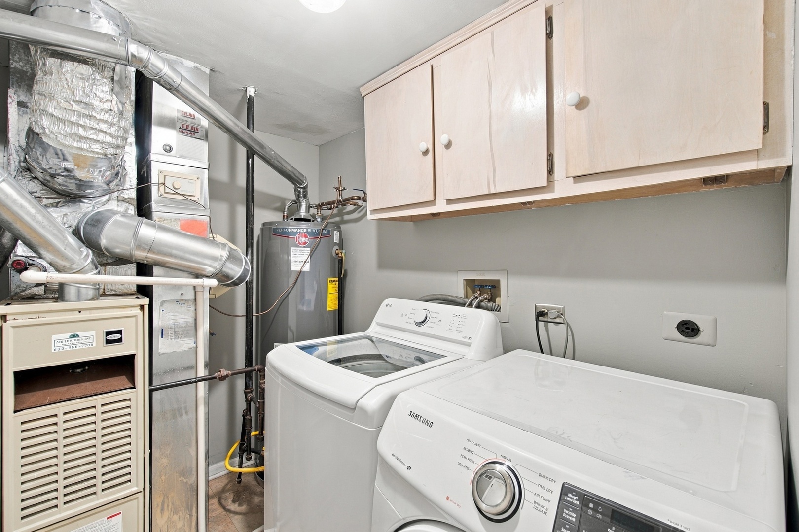 1055 Woodhill Court Property Photo 8